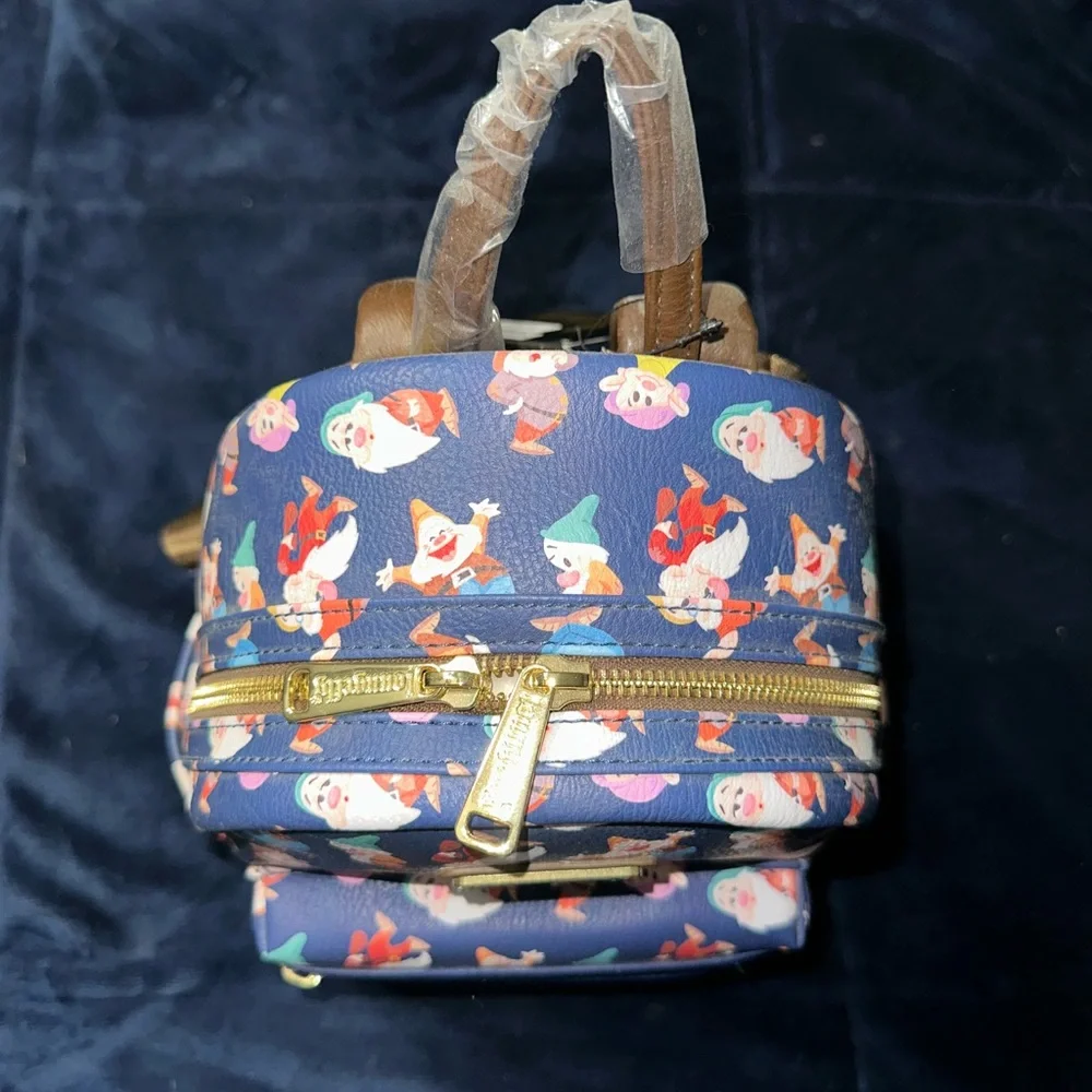 NWT Snow White and the Seven Dwarfs Loungefly Mini Backpack